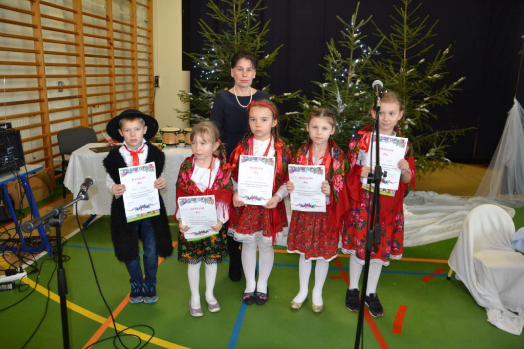 Świąteczne spotkanie oraz konkurs kolęd w ZPO w Rogowie [zdjęcia]