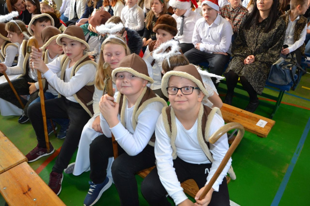 Świąteczne spotkanie oraz konkurs kolęd w ZPO w Rogowie [zdjęcia]