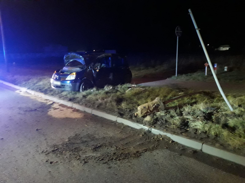 Tajemniczy wypadek w sylwestrową noc na obwodnicy Końskich [zdjęcia]