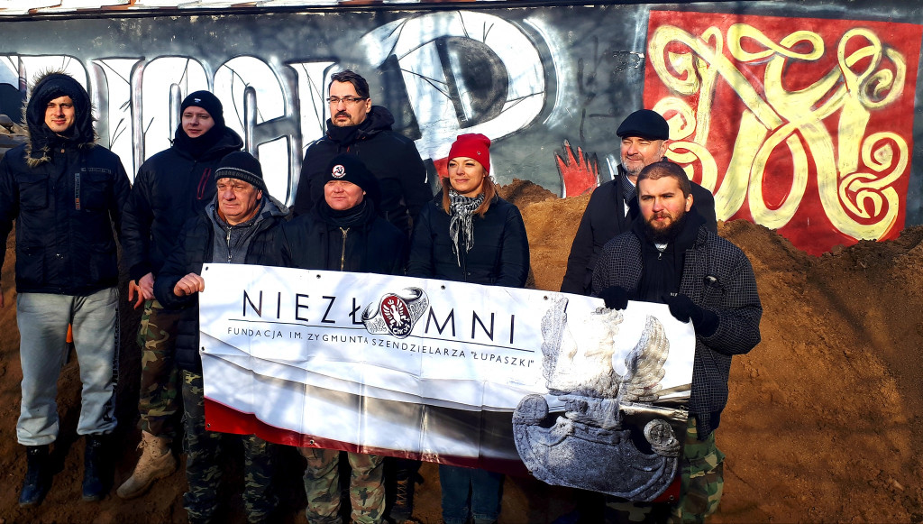 Nie odnaleziono grobów przy dawnym UB w Końskich [zdjęcia]