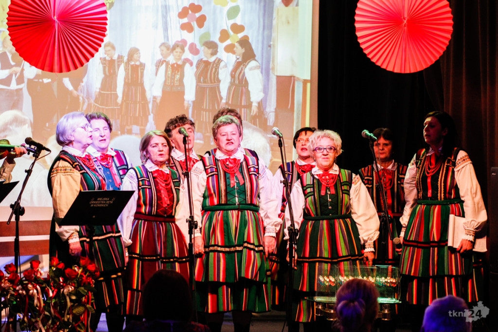 Rozśpiewany jubileusz XX-lecia zespołu `Korniczanka` [zdjęcia]