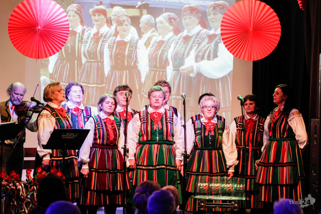 Rozśpiewany jubileusz XX-lecia zespołu `Korniczanka` [zdjęcia]
