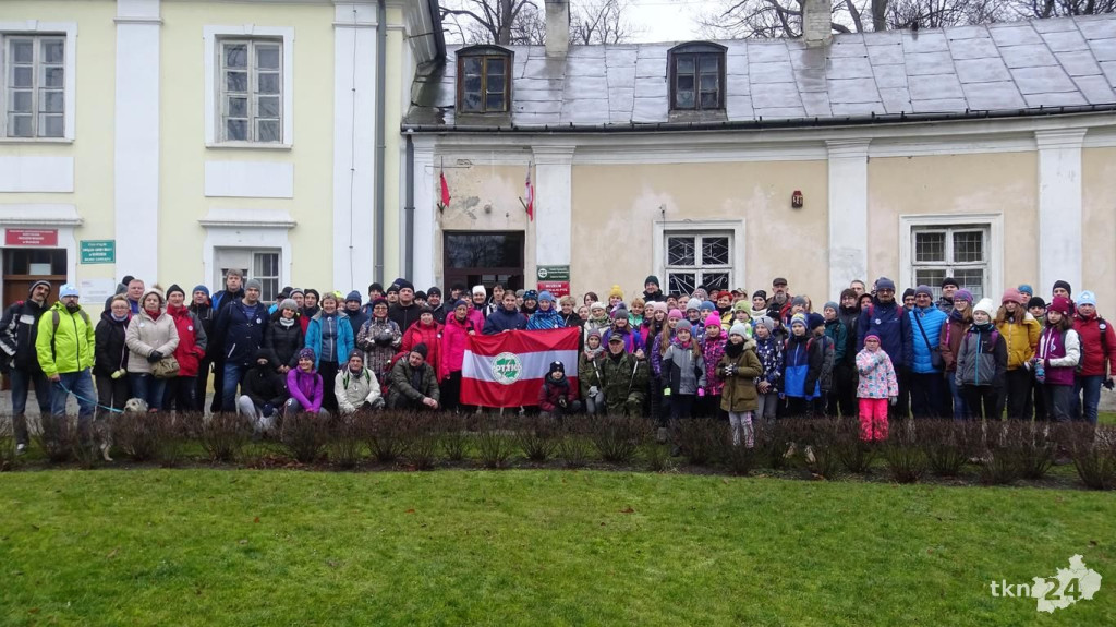 Zimowy rajd w jesiennej aurze. Piechurzy rozpoczęli sezon [wideo, zdjęcia]