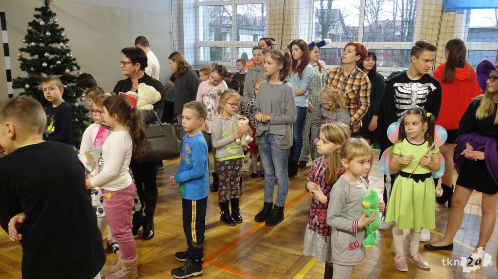 Dwudziesty raz Powiatowe Konto Pomocy pomaga poprzez mikołajkowy bal! [wideo, zdjęcia]