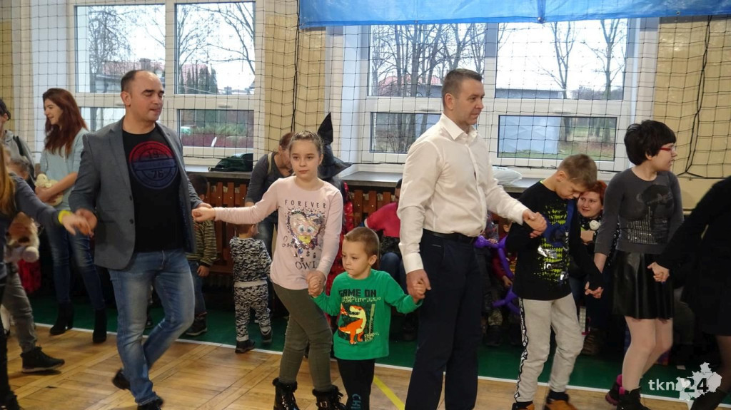 Dwudziesty raz Powiatowe Konto Pomocy pomaga poprzez mikołajkowy bal! [wideo, zdjęcia]