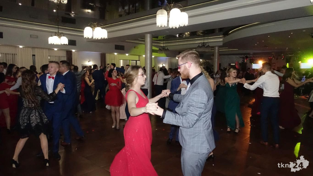Opoczyńska studniówka szalała w Końskich z Czadomanem! [wideo, zdjęcia]