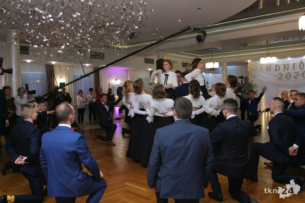 Opoczyńska studniówka szalała w Końskich z Czadomanem! [wideo, zdjęcia]