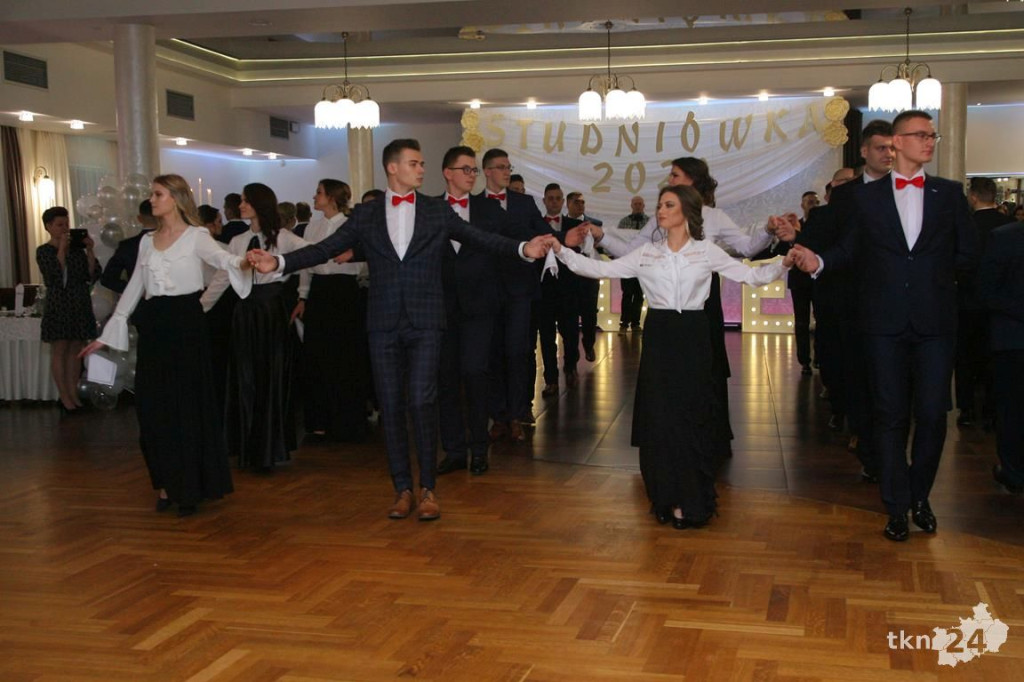 Opoczyńska studniówka szalała w Końskich z Czadomanem! [wideo, zdjęcia]