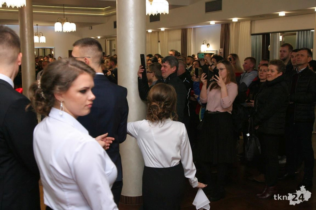 Opoczyńska studniówka szalała w Końskich z Czadomanem! [wideo, zdjęcia]
