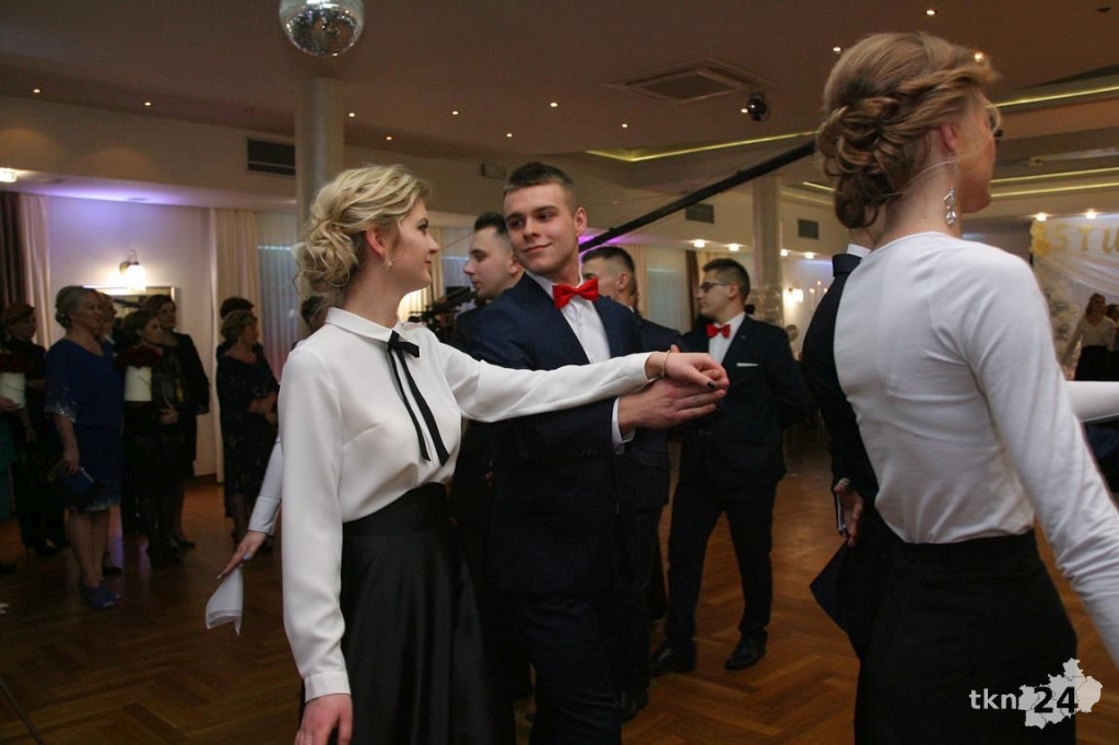 Opoczyńska studniówka szalała w Końskich z Czadomanem! [wideo, zdjęcia]