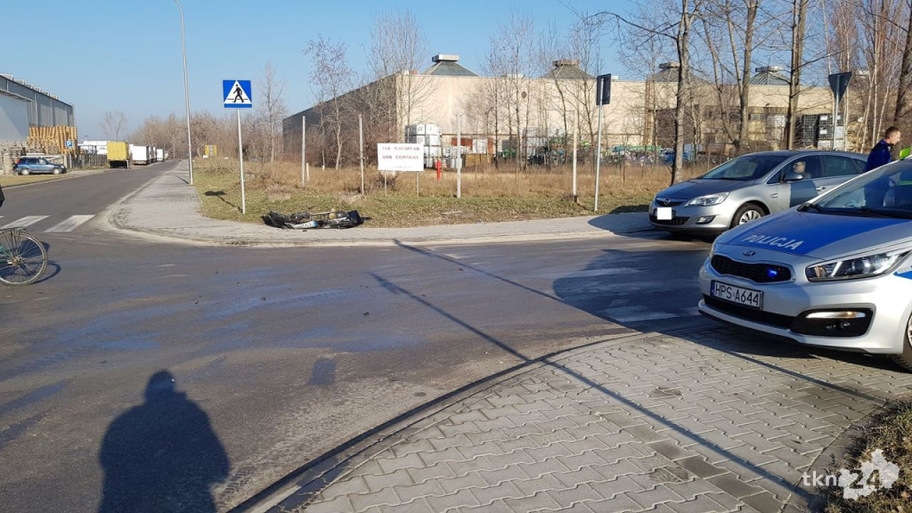 Kolizja ciężarówki z volkswagenem w Końskich [wideo, zdjęcia]
