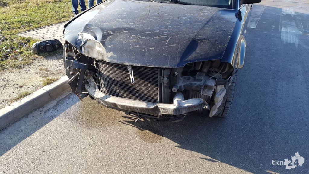 Kolizja ciężarówki z volkswagenem w Końskich [wideo, zdjęcia]