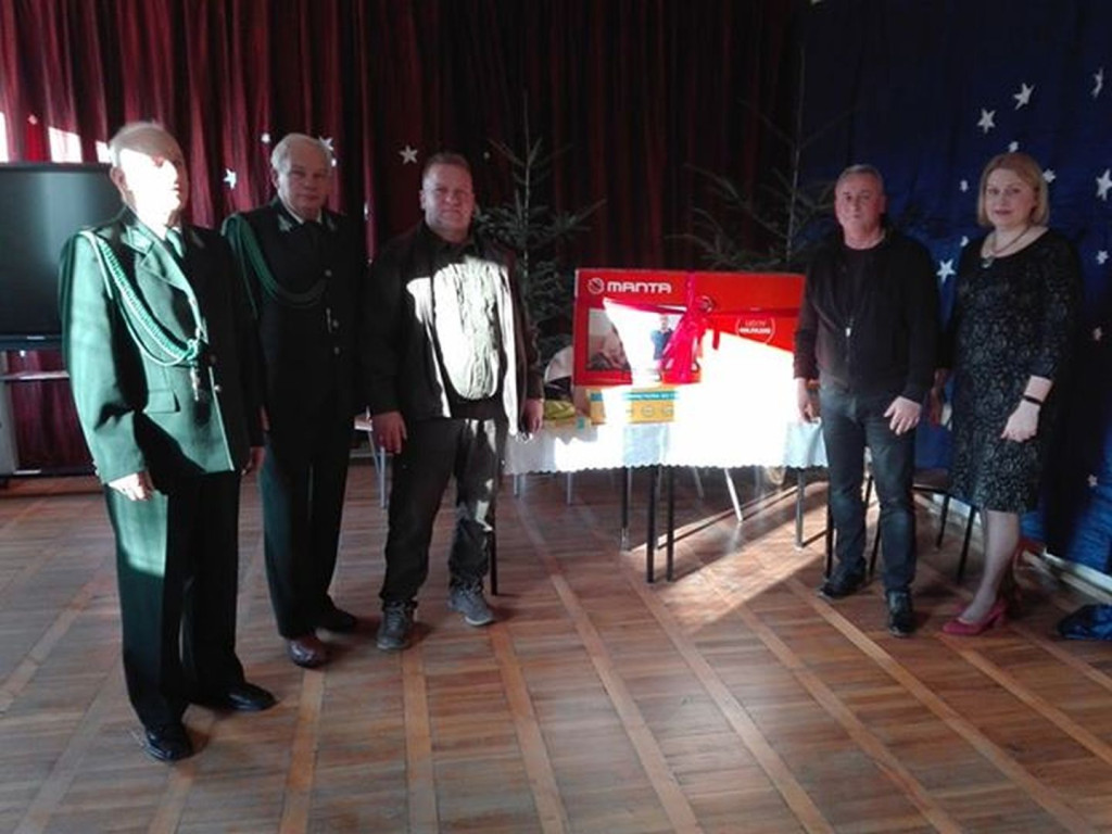 Koła łowieckie obdarowały SOSW w Baryczy [zdjęcia]