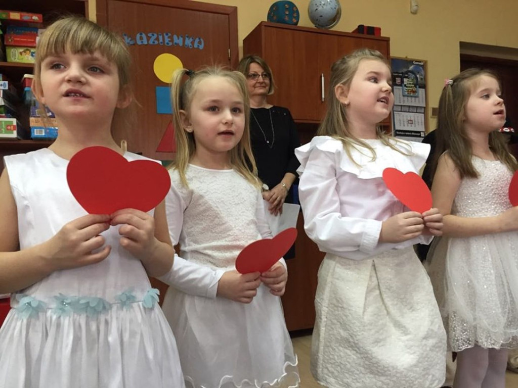 Przedszkolaki wystawiły jasełka dla babć i dziadków! [zdjęcia]