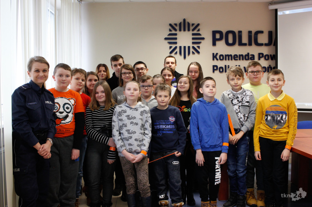 Uczniowie z Gosania zwiedzili naszą redakcję, policję i straż [wideo, zdjęcia]