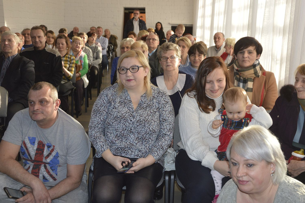 Na dzień babci i dziadka zamienili się w postacie z bajek [zdjęcia]