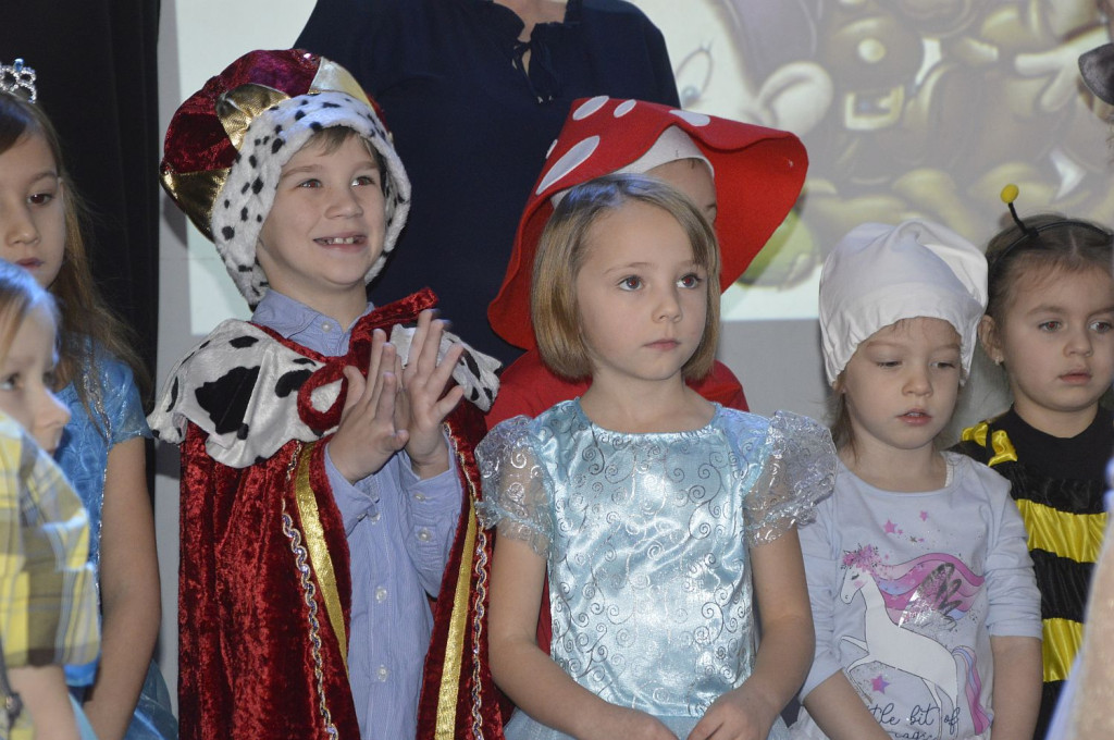 Na dzień babci i dziadka zamienili się w postacie z bajek [zdjęcia]
