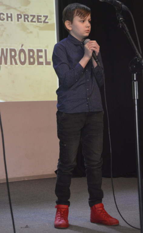 Debiuty uczniów Dominiki Wróbel na koncercie piosenek świątecznych w MGDK [wideo]