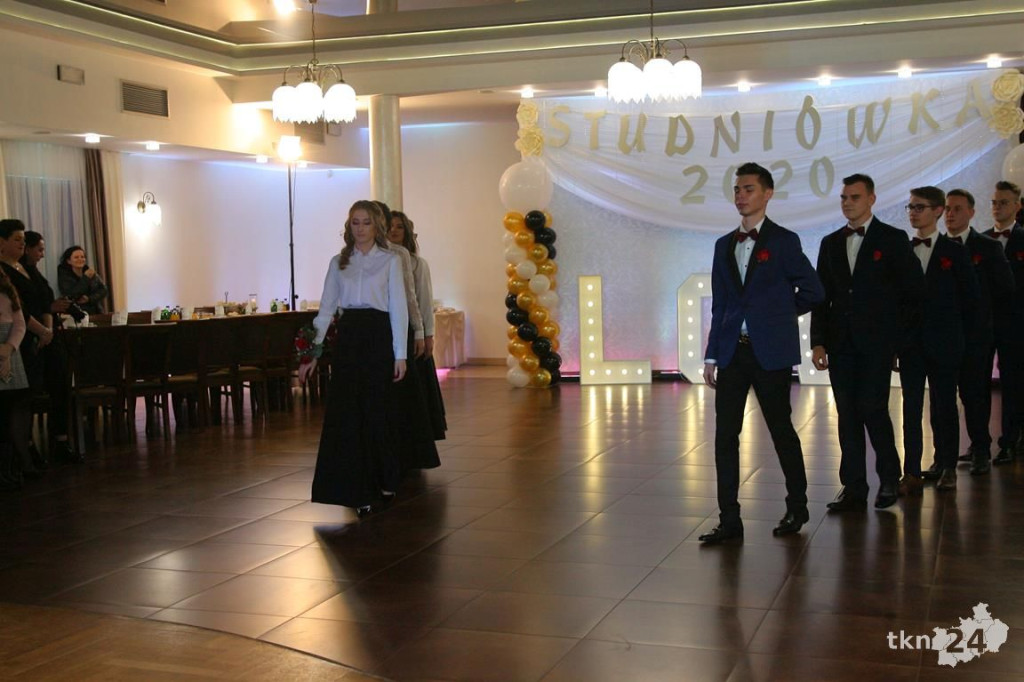 WIDEO: Studniówka I LO z Końskich z zespołem Top Girls!