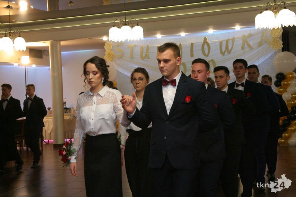 WIDEO: Studniówka I LO z Końskich z zespołem Top Girls!