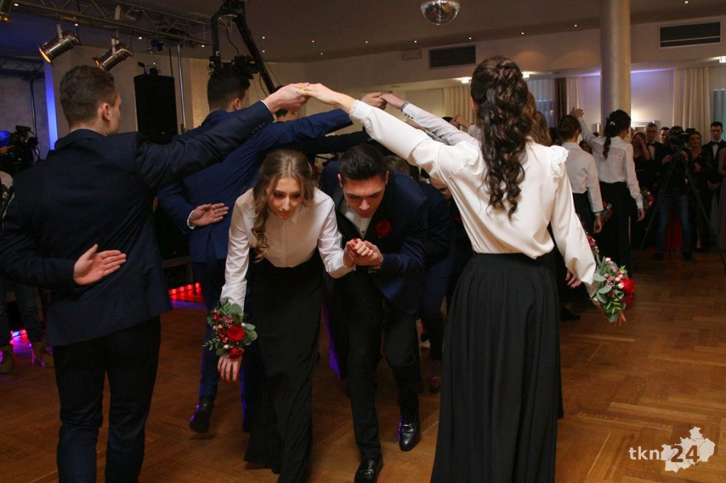 WIDEO: Studniówka I LO z Końskich z zespołem Top Girls!