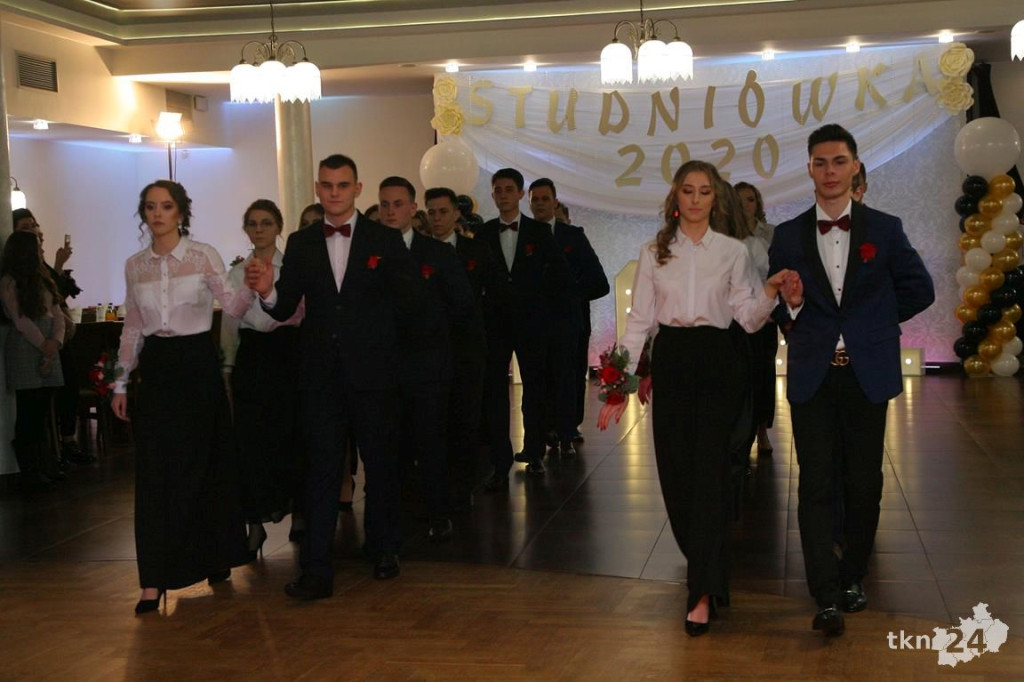 WIDEO: Studniówka I LO z Końskich z zespołem Top Girls!
