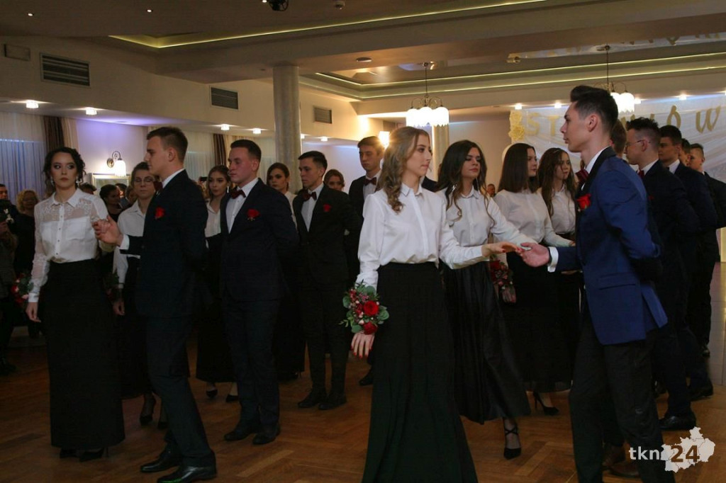 WIDEO: Studniówka I LO z Końskich z zespołem Top Girls!