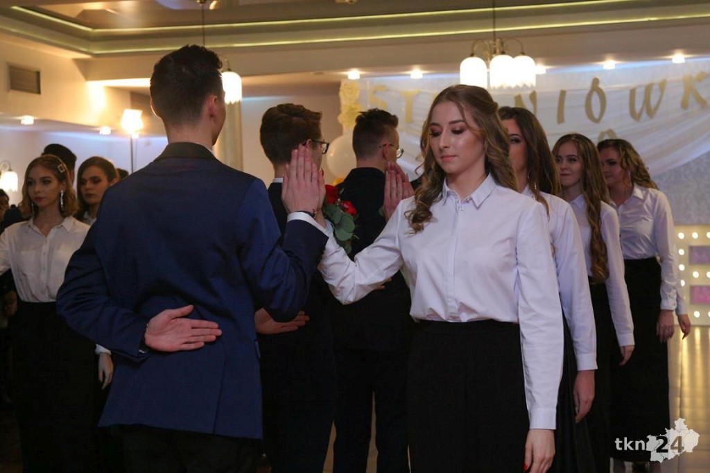 WIDEO: Studniówka I LO z Końskich z zespołem Top Girls!