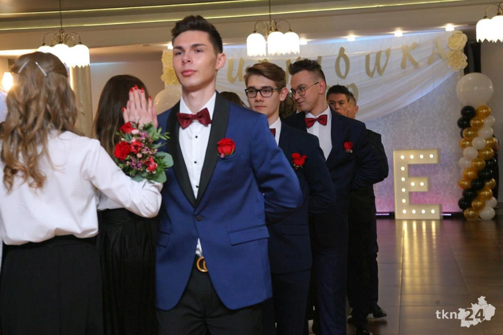 WIDEO: Studniówka I LO z Końskich z zespołem Top Girls!