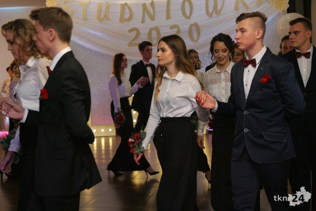 WIDEO: Studniówka I LO z Końskich z zespołem Top Girls!