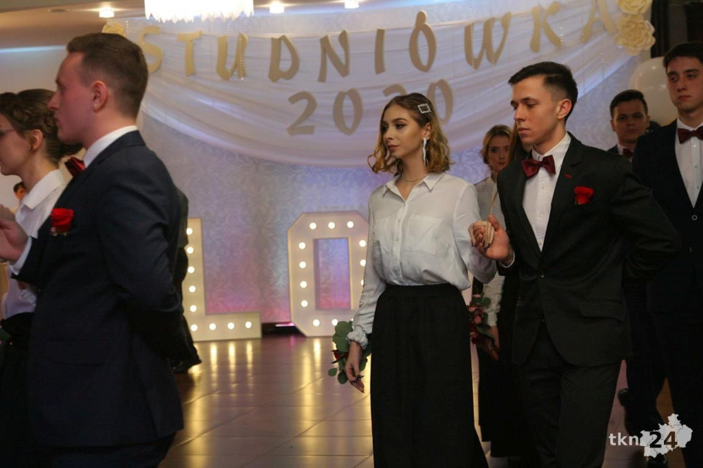 WIDEO: Studniówka I LO z Końskich z zespołem Top Girls!