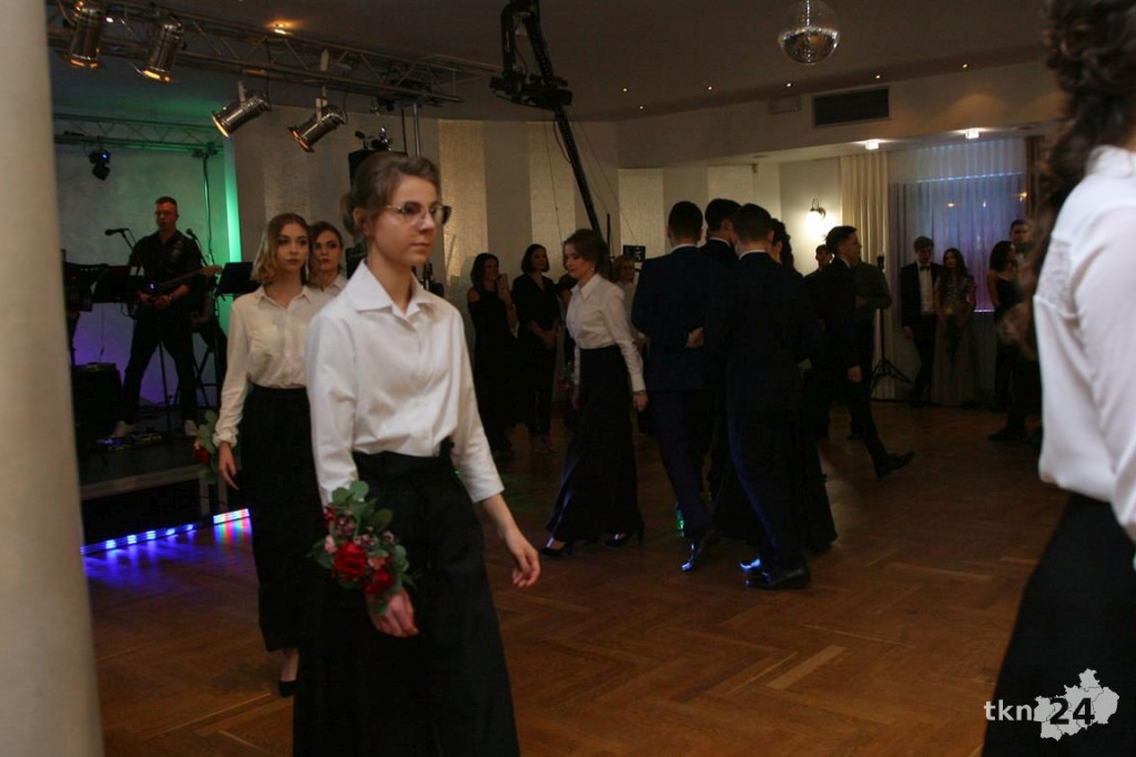 WIDEO: Studniówka I LO z Końskich z zespołem Top Girls!