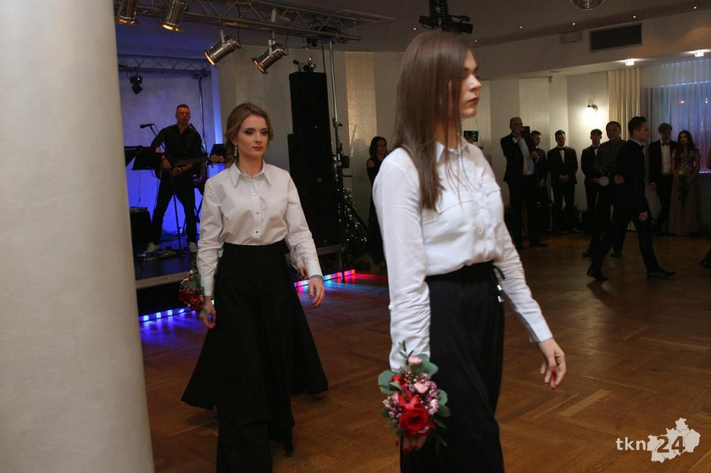 WIDEO: Studniówka I LO z Końskich z zespołem Top Girls!