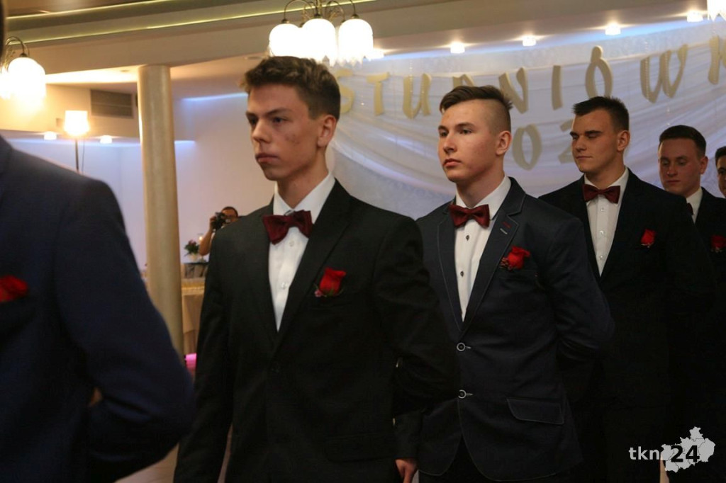 WIDEO: Studniówka I LO z Końskich z zespołem Top Girls!