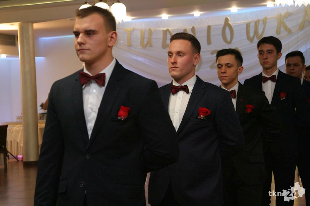 WIDEO: Studniówka I LO z Końskich z zespołem Top Girls!