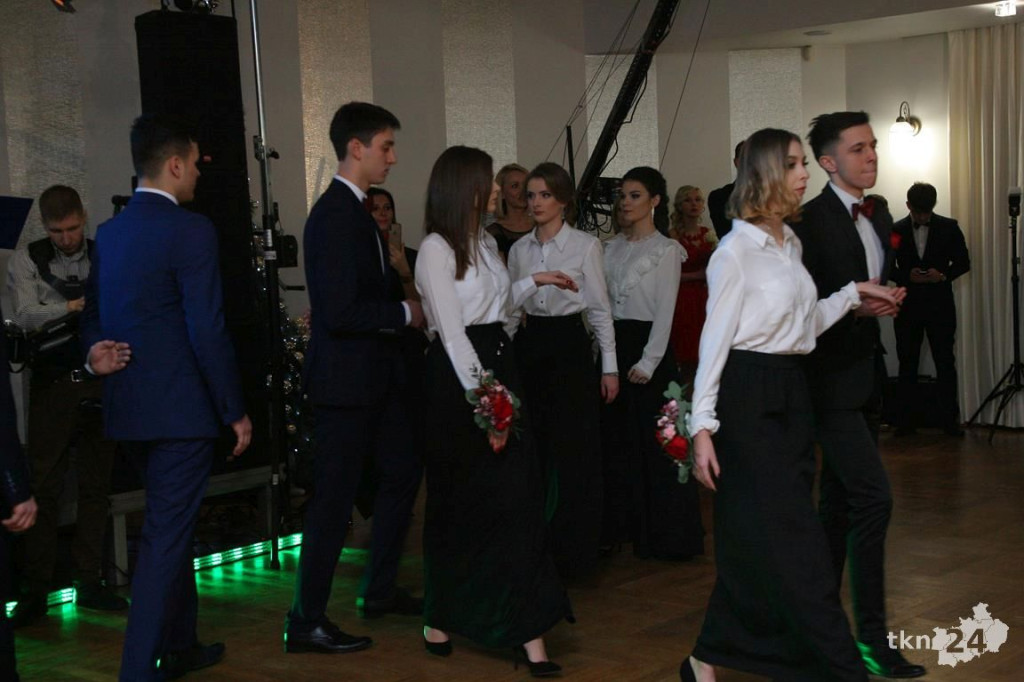 WIDEO: Studniówka I LO z Końskich z zespołem Top Girls!