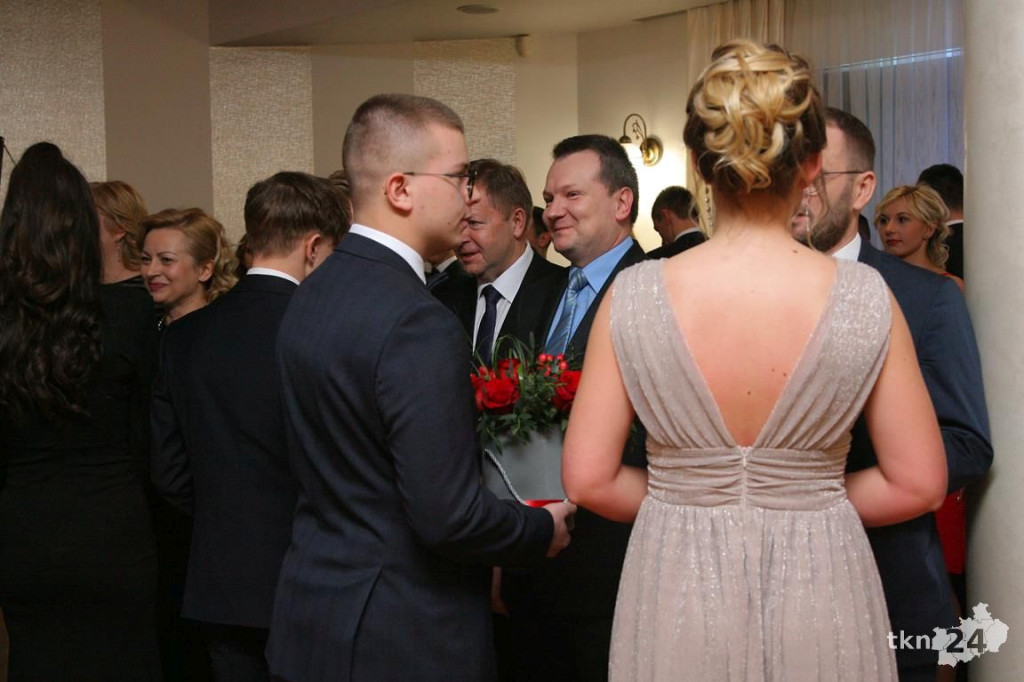 WIDEO: Studniówka I LO z Końskich z zespołem Top Girls!