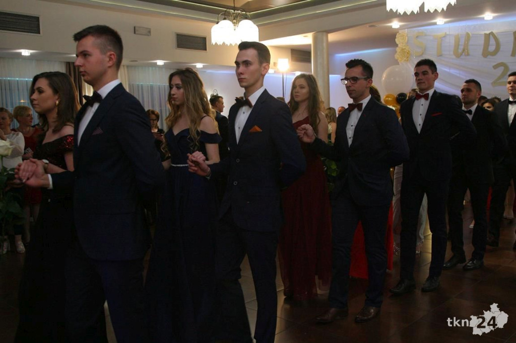 WIDEO: Studniówka I LO z Końskich z zespołem Top Girls!