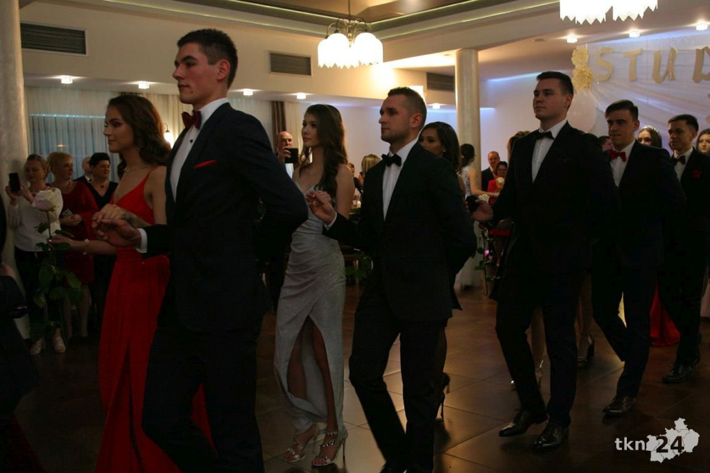 WIDEO: Studniówka I LO z Końskich z zespołem Top Girls!