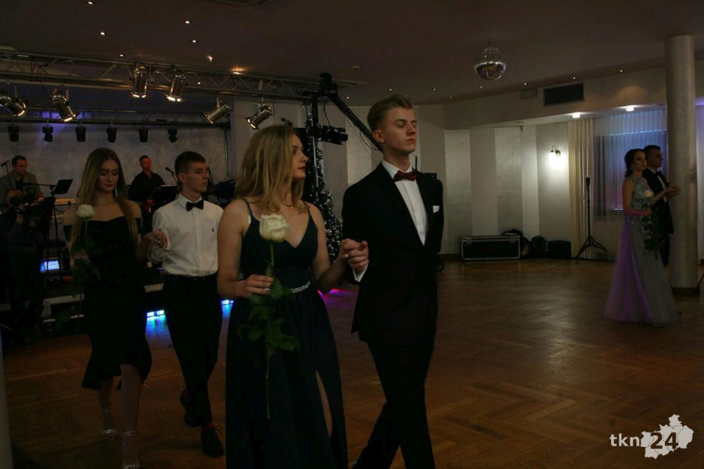 WIDEO: Studniówka I LO z Końskich z zespołem Top Girls!