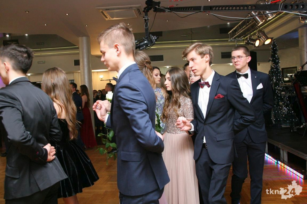 WIDEO: Studniówka I LO z Końskich z zespołem Top Girls!