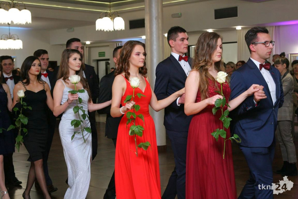 WIDEO: Studniówka I LO z Końskich z zespołem Top Girls!