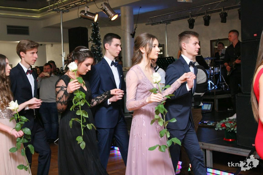 WIDEO: Studniówka I LO z Końskich z zespołem Top Girls!