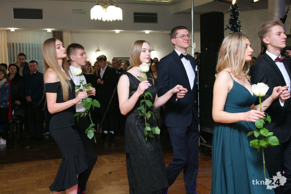 WIDEO: Studniówka I LO z Końskich z zespołem Top Girls!