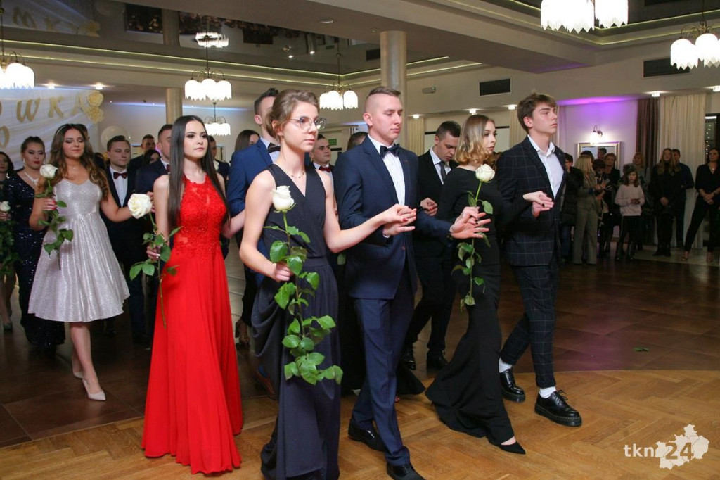 WIDEO: Studniówka I LO z Końskich z zespołem Top Girls!