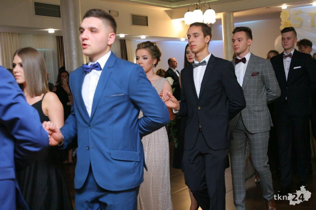 WIDEO: Studniówka I LO z Końskich z zespołem Top Girls!