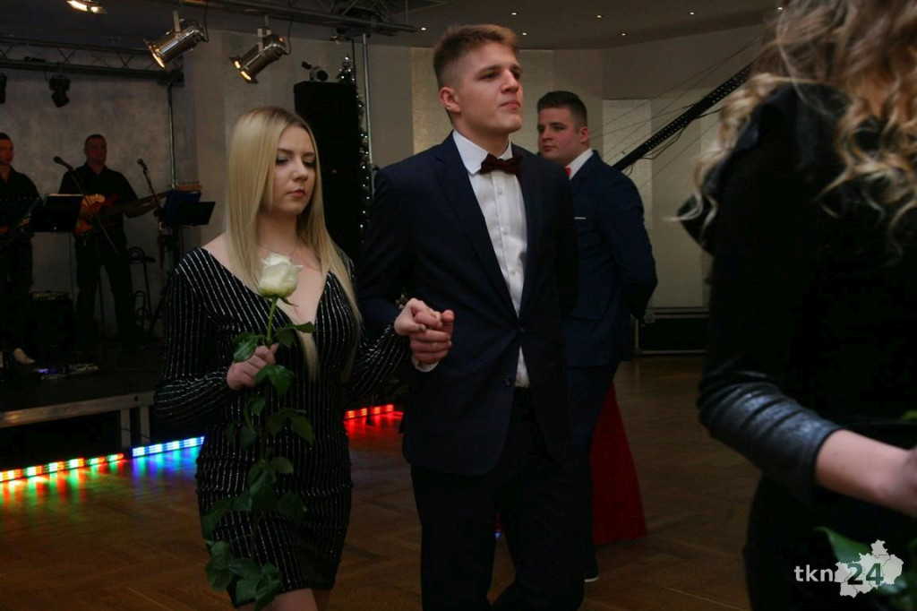 WIDEO: Studniówka I LO z Końskich z zespołem Top Girls!