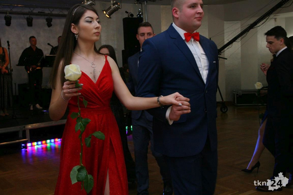 WIDEO: Studniówka I LO z Końskich z zespołem Top Girls!