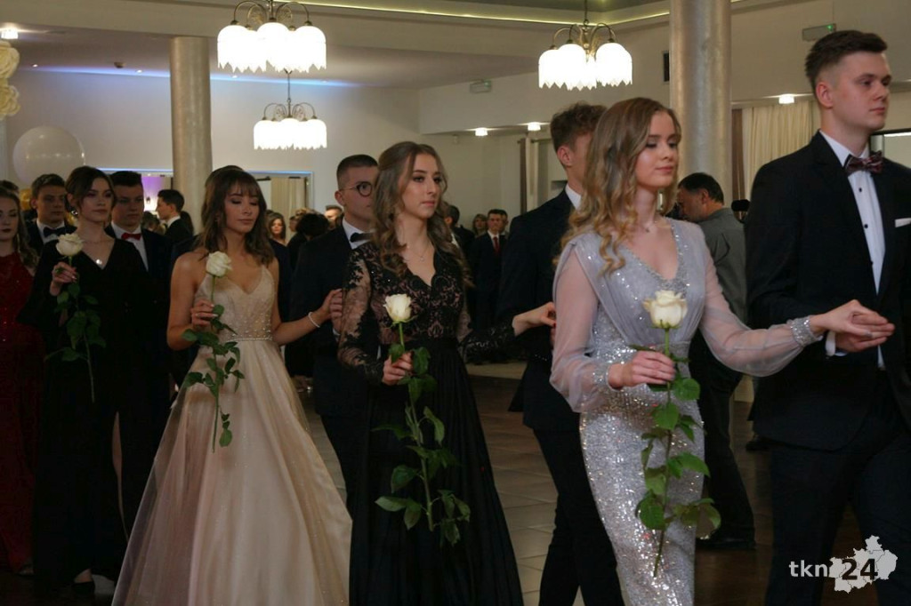 WIDEO: Studniówka I LO z Końskich z zespołem Top Girls!