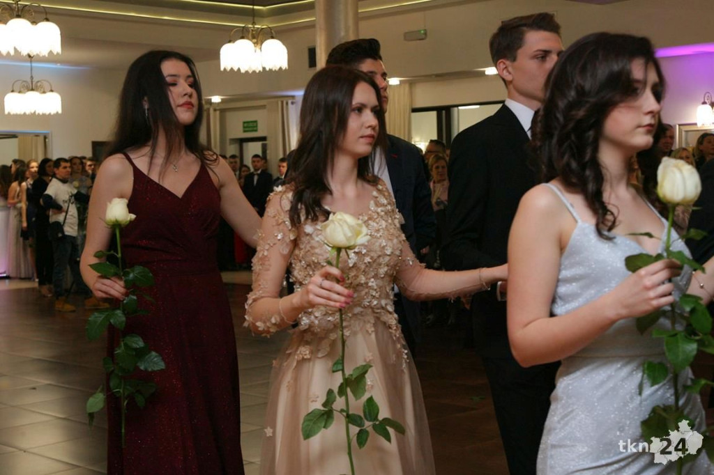 WIDEO: Studniówka I LO z Końskich z zespołem Top Girls!